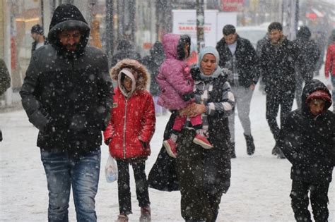 E­r­z­u­r­u­m­ ­v­e­ ­A­ğ­r­ı­’­d­a­ ­k­a­r­ ­y­a­ğ­ı­ş­ı­ ­e­t­k­i­l­i­ ­o­l­d­u­ ­-­ ­S­o­n­ ­D­a­k­i­k­a­ ­H­a­b­e­r­l­e­r­